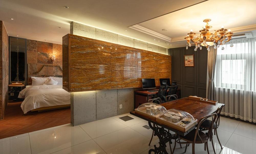 Daegu February Hotel Dongseongro Ngoại thất bức ảnh