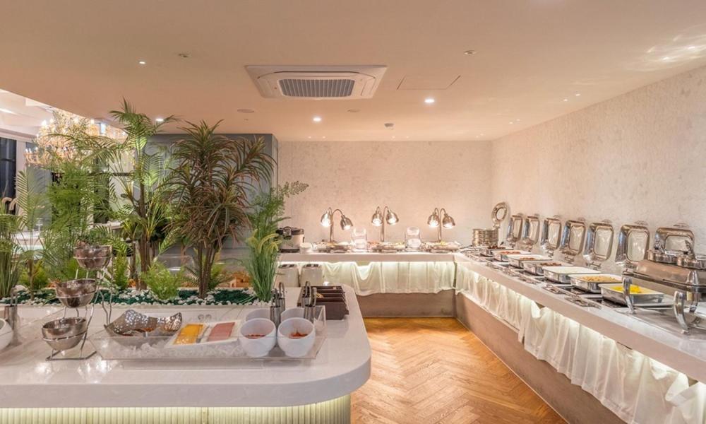 Daegu February Hotel Dongseongro Ngoại thất bức ảnh
